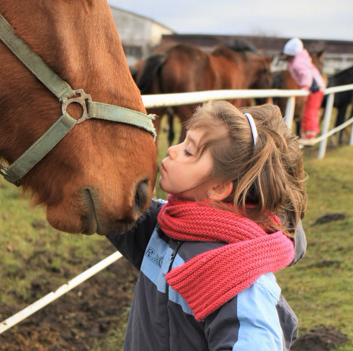 Mädchen mit Pferd